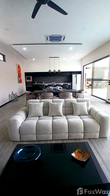 Houses for sale Muang Phuket Phuket : 3 Bedroom Villa for sale in Rawai, Phuket  6784950