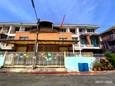 Townhouses for sale Borommaratchachonnani Rd. : TOWN HOUSE 40 Sq.w. Phuttha Mon Thon Nakhon Pathom for 5M