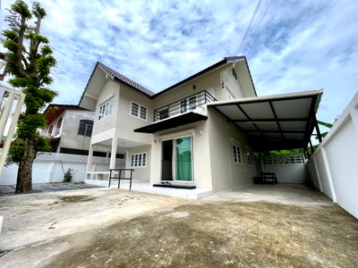 เช่าบ้านเดี่ยว วิทยาลัยการชลประทาน : ให้เช่า บ้านเดี่ยว หมู่บ้านอุทยานทอง แจ้งวัฒนะ–ปากเกร็ด 19 | 200 ตร.ม. | 4 ห้องนอน + ห้องอเนกประสงค์ | จดทะเบียนบริษัทได้
