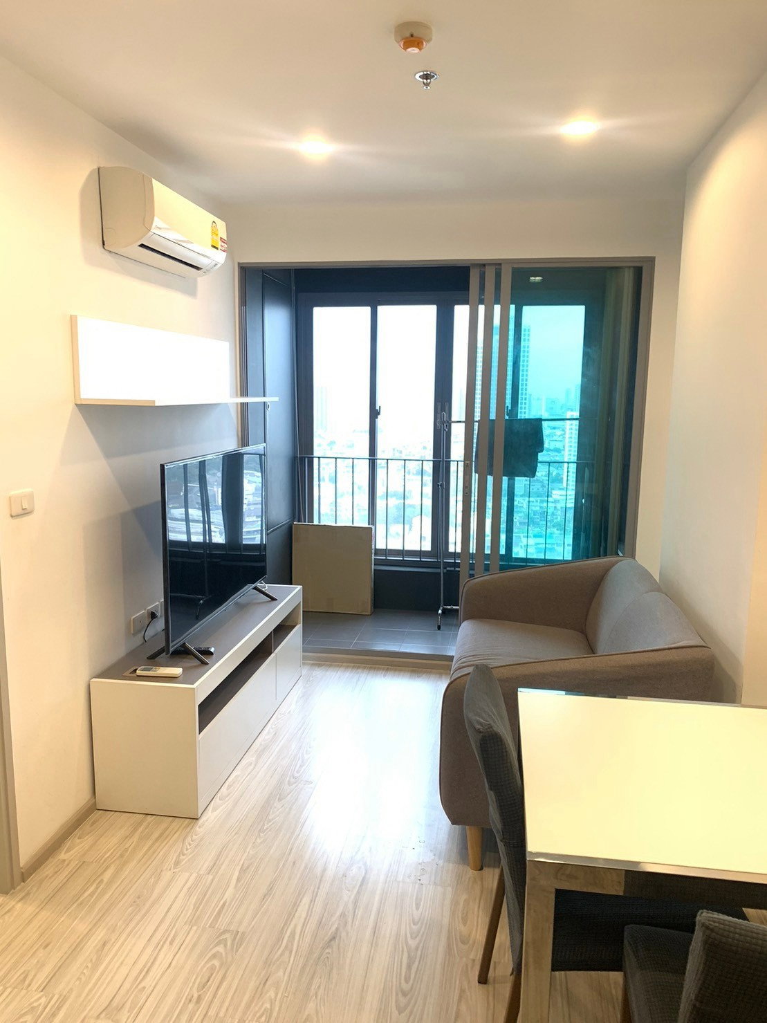 ให้เช่าไอดีโอโมบิบางซื่อ 1-bed ชั้น 25 ขนาด 33 ตรม (มีเครื่องซักผ้า) 🆔 line: eyannie