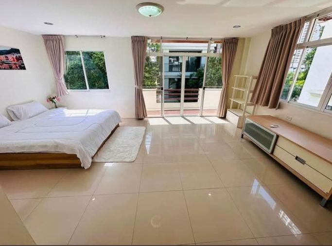 ให้เช่าคอนโด 5 ห้องนอน 350 ตร.ม. เอวาคัส การ์เด้นท์ - แฟมมิลี่ เฮ้าส์