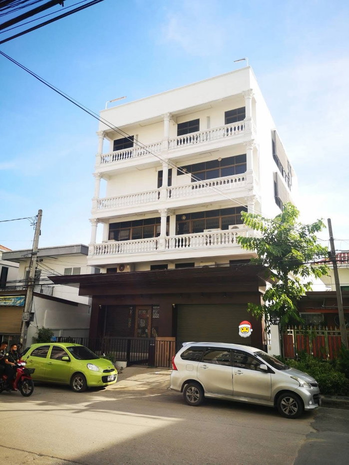 รูป 🏢 ให้เช่า! อาคารสำนักงาน 4.5 ชั้น อ่อนนุช 70/1  อาคารเดี่ยวในรั้วส่วนตัว | มีลิฟต์ขนสินค้า | พื้นที่ใช้สอยขนาดใหญ่ 675 ตร.ม.🚗 จอดรถได้ประมาณ 4 คัน - รูปที่ 1/11