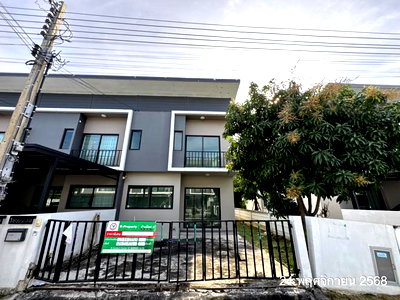 Townhouses for sale Mega Bangna : TOWN HOUSE 28.5 Sq.w. Bang Plee Samut Prakarn for 2.3M