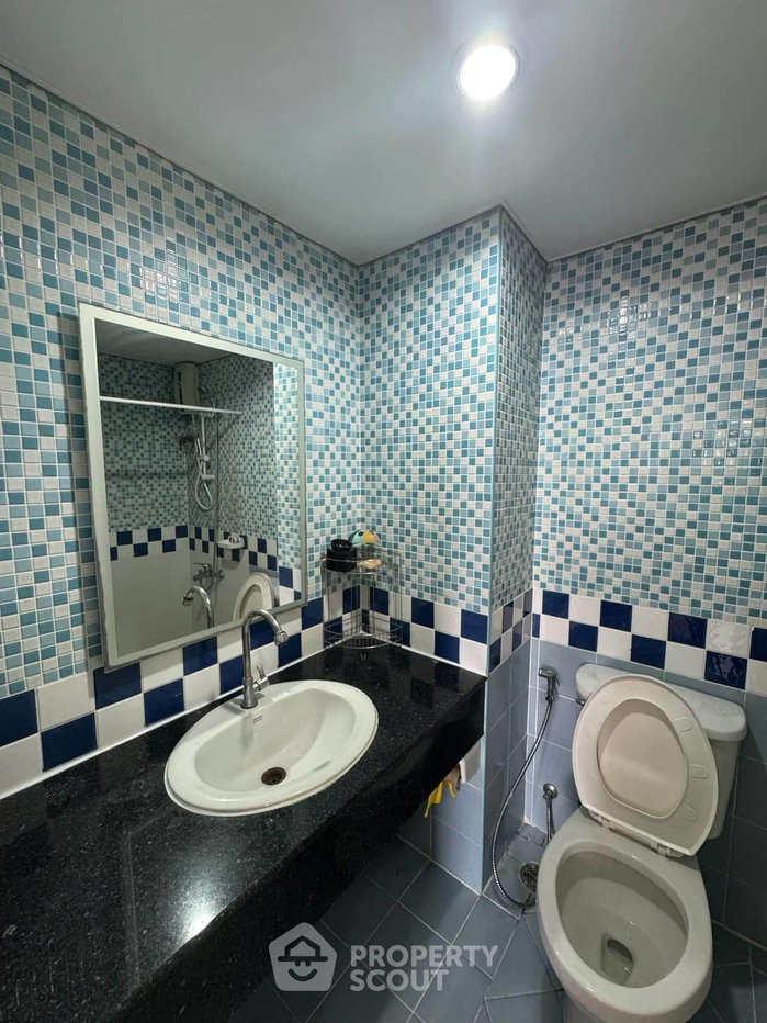 picture 1-BR Condo at Lumpini Place Narathiwas 24 in Chong Nonsi (ID 3318924) - 12/17