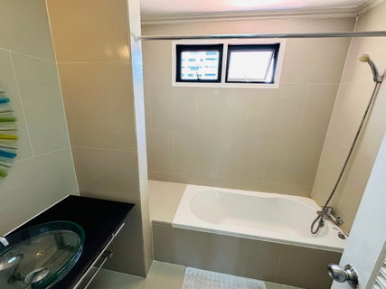 รูปภาพ AA13822 | 4 ห้องนอน | 5 ห้องน้ำ | BTS Asok | 350 ตร.ม. | 90,000 บาท/เดือน — Townhome กรุงเทพฯ