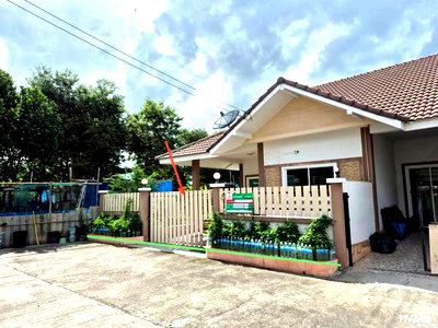 Townhouses for sale : TOWN HOUSE 35.1 Sq.w. Pluak Daeng Rayong for 1.3M