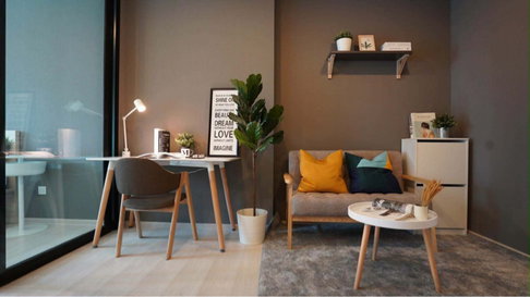 Life Asoke, ready-to-move-in apartment with complete appliances and furniture.