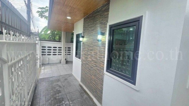 รูป บ้านใหม่ สไตล์โมเดิร์นทรอปิคอล ประชาชื่น สามัคคี นนทบุรี - รูปที่ 6/19