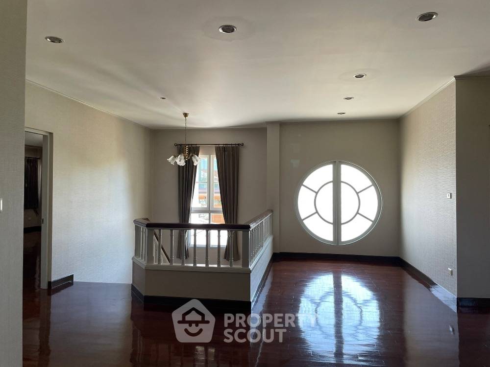รูป บ้าน 4 ห้องนอน 382 ตร.ม. เลี้ยงสัตว์ได้ ย่านบางบอนไต้ (ID 1072437) - รูปที่ 11/16