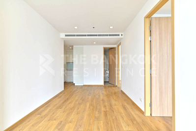 Condos for sale : Great price, prime location Noble BE33