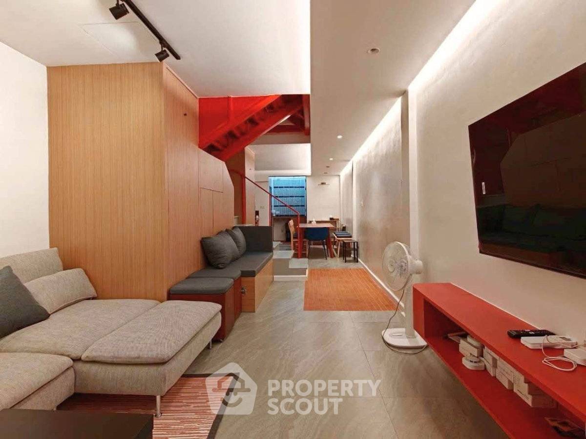 picture 9m To BTS Phra Khanong | 4-BR Townhouse In Sukhumvit (ID 3314807) - 2/18