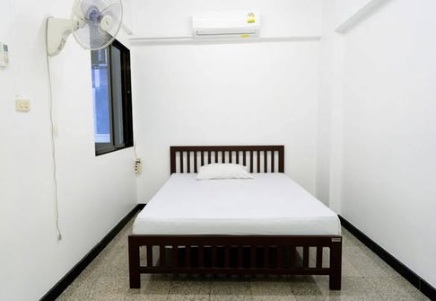 AA280603 | 1Bed | 1Bath | BTS Phloen Chit | 44sqm | THB 14,000/mo — Ruenrudee Condominium Bangkok