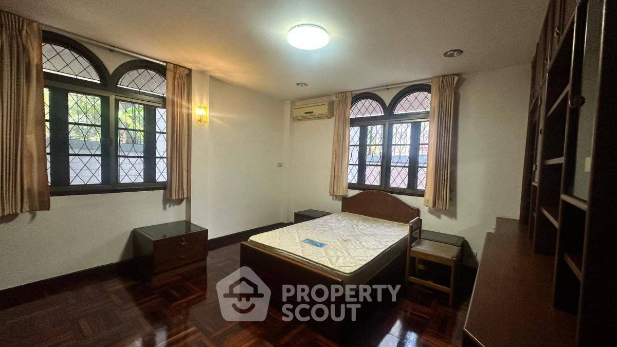 picture 5-BR 434 Sqm House Near BTS Phrom Phong For Rent (ID 3314588) - 11/17