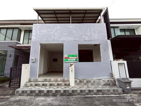 ทาวน์เฮ้าส์ 18 ตร.วา เดอะ วิลล่า บางบัวทอง บางบัวทอง นนทบุรี 1.9M