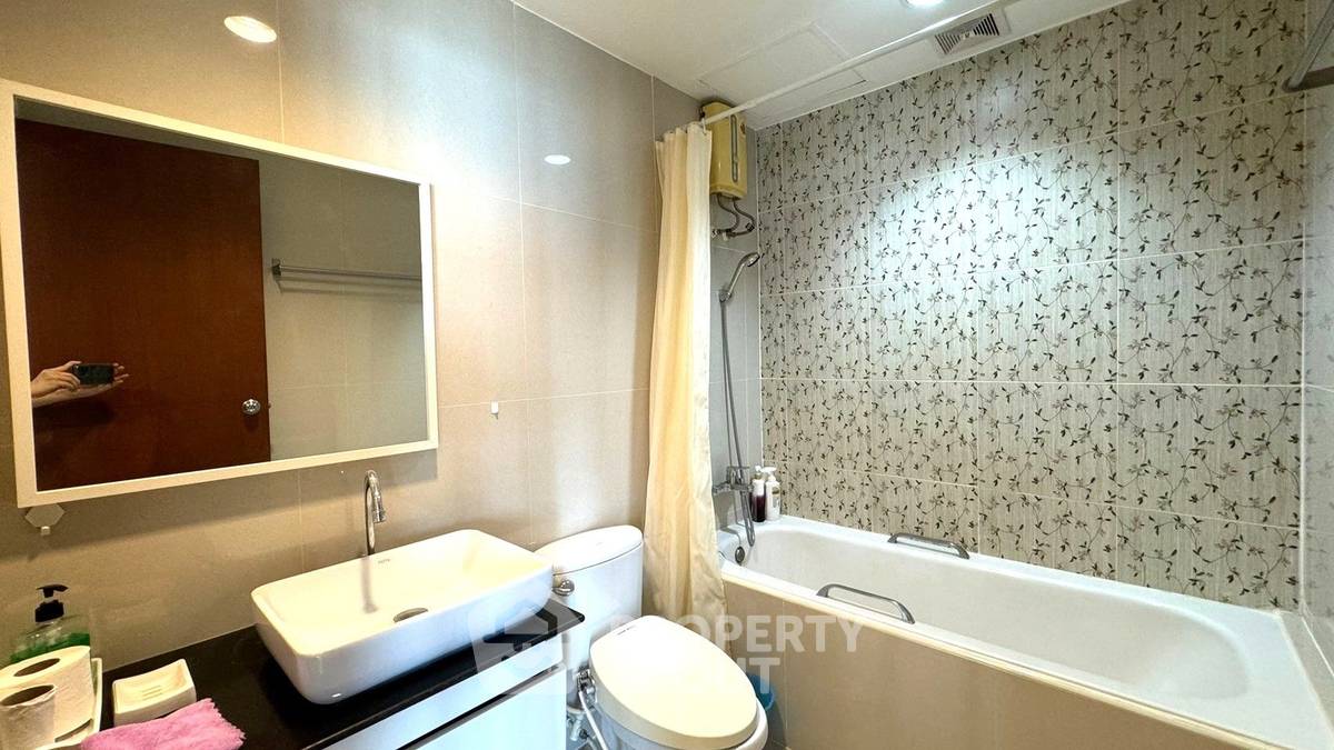 picture 3-BR Condo at Rama Harbour View Condominium in Surasak (ID 3319095) - 21/28