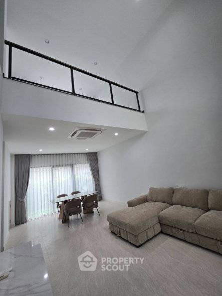 picture 2-BR Townhouse in Suan Luang (ID 3317380) - 2/9