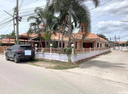 HOME 62 Sq.w. Cha-Am Petchburi for 2.4M