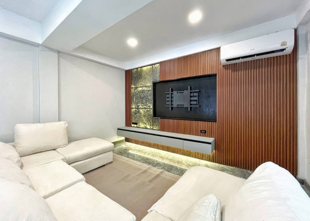 รูป 🏡ให้เช่าบ้านหรู 5 ชั้น ใจกลางทองหล่อ ซอย 25 5 ห้องนอน 7 ห้องน้ำสไตล์คลาสสิกผสมโมเดิร์น พื้นที่ใช้สอยกว่า 600 ตร.ม. - รูปที่ 3/20