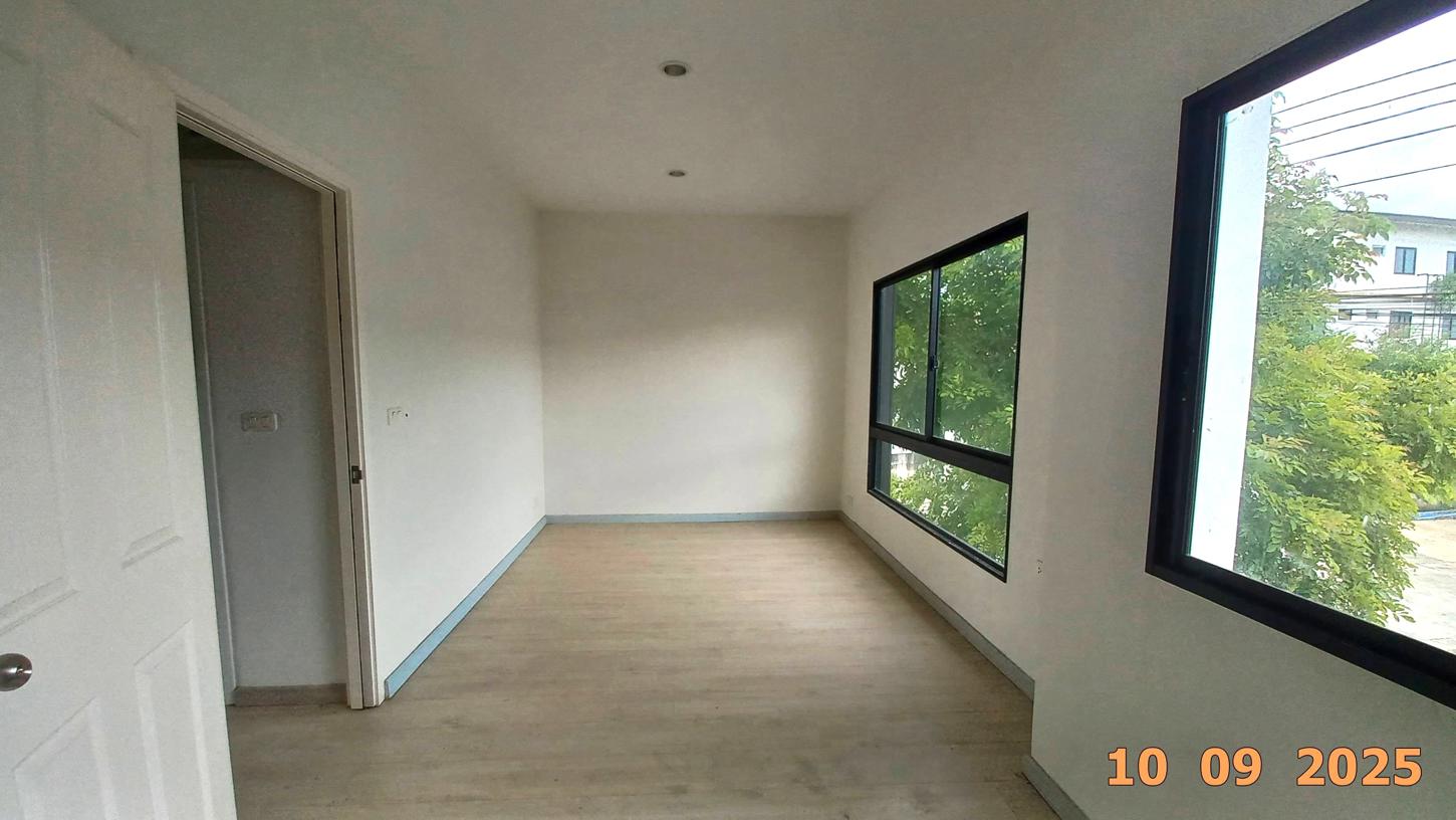 picture TOWN HOUSE 24.9 Sq.w. Ban Bung Chonburi for 1.8M - 24/29