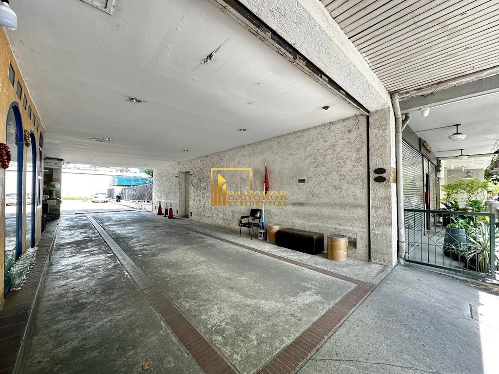 รูป Icon II | Very Spacious 3 Bedroom Duplex Condo in Thong Lo - BR10953CD - รูปที่ 10/12