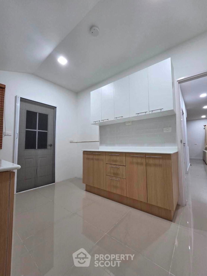 รูป บ้าน 4-ห้องนอน ที่ โกลเด้น นีโอ บางนา-สวนหลวง ใน ดอกไม้ (ID 3303971) - รูปที่ 8/8