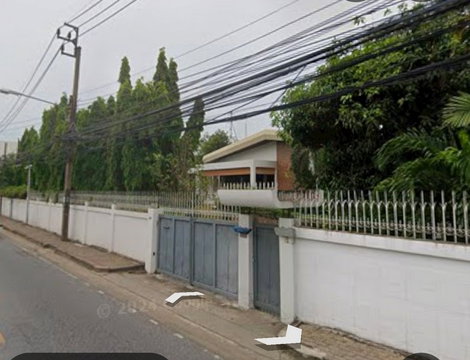 ขายบ้าน ในชอยพหลโยธิน 30 เนื้อที่ 411 ตรว. ตารางวาละ 300,000.-บาท