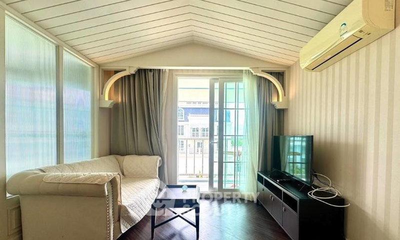 คอนโดให้เช่า : คอนโด 1 ห้องนอน Grand Florida Beachfront Pattaya พื้นที่ 37 ตร.ม. (ID 3314127)