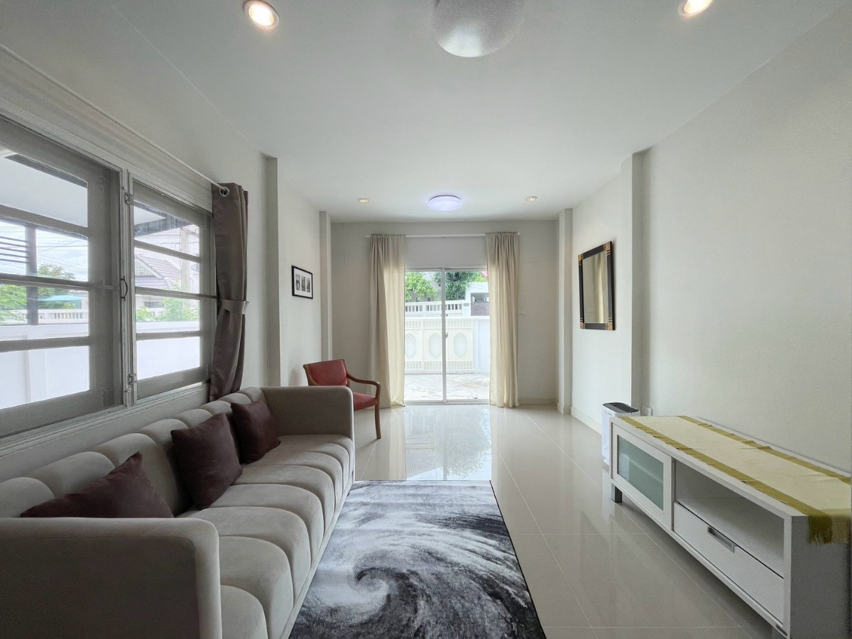 รูป ให้เช่า บ้านเดี่ยว หมู่บ้านอุทยานทอง แจ้งวัฒนะ–ปากเกร็ด 19 | 200 ตร.ม. | 4 ห้องนอน + ห้องอเนกประสงค์ | จดทะเบียนบริษัทได้ - รูปที่ 5/30