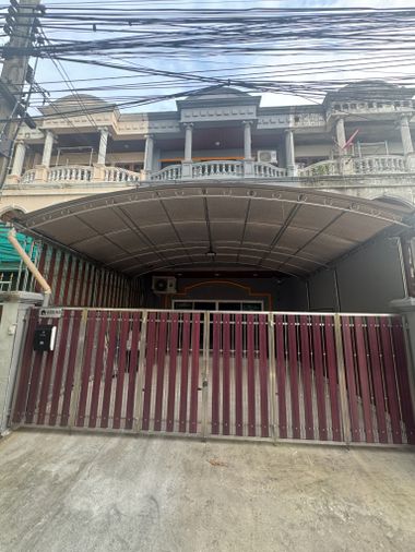 ให้เช่าทาวน์โฮม 4 ห้องนอน 280 ตร.ม. 25 ตร.ว. เขตวังทองหลาง
