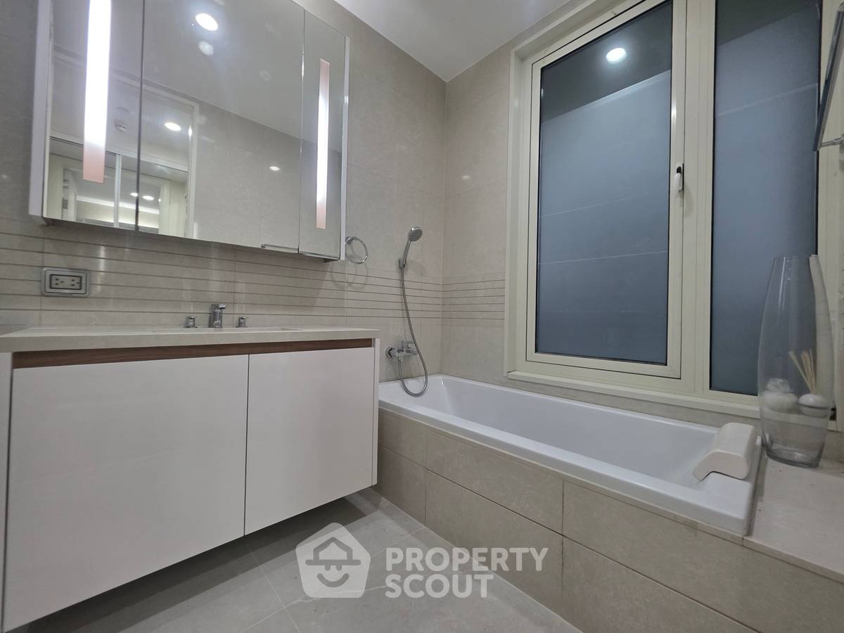 picture 2-BR Condo at Q Langsuan near BTS Ratchadamri (ID 3316193) - 8/13