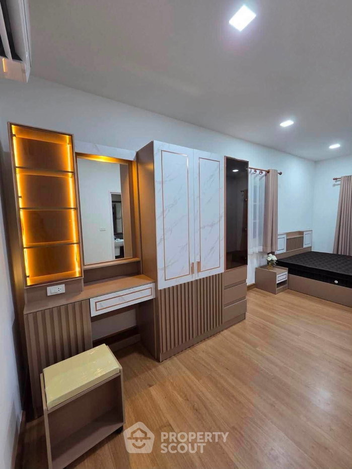 รูป บ้าน 4-ห้องนอน ที่ โกลเด้น นีโอ บางนา-สวนหลวง ใน ดอกไม้ (ID 3303971) - รูปที่ 6/8