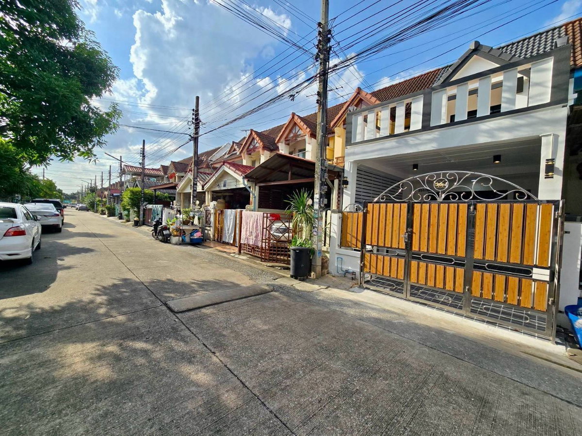 รูป ทาวน์เฮ้าส์ รีโนเวทใหม่ ทำเลดี ม.พูนสินธานี3 ซ.4 ถ.เคหะร่มเกล้า64  แขวงคลองสองต้นนุ่น เขตลาดกระบัง - รูปที่ 20/21