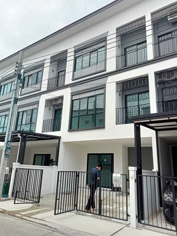 picture Lumpini Town Place Sukhumvit - Srinakarin - 1/16