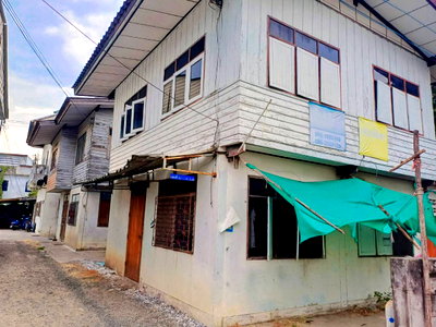 บ้านเดี่ยว ถนนพระราม 9 : ขายบ้านพร้อมที่ดินราคาถูก ในตัวเมืองสุรินทร์