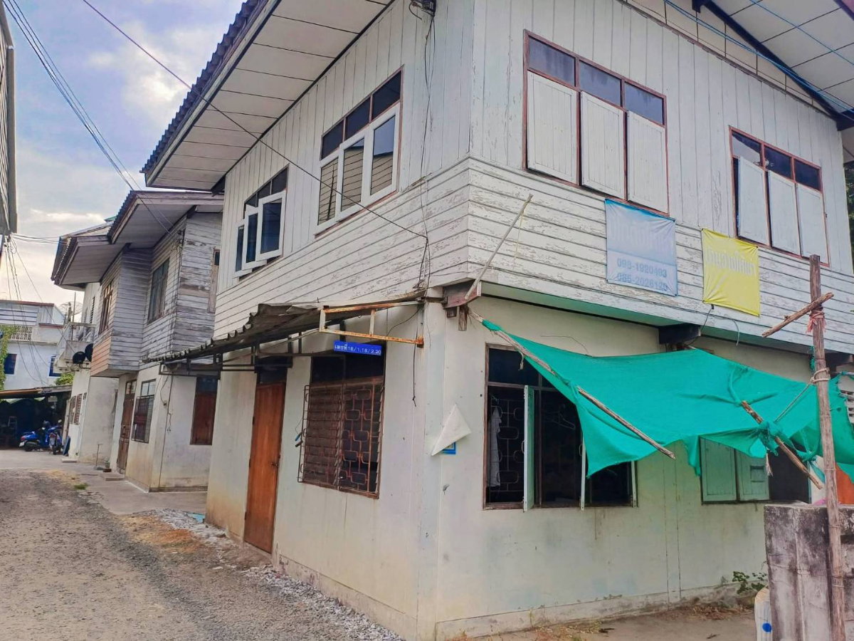 รูป ขายบ้านพร้อมที่ดินราคาถูก ในตัวเมืองสุรินทร์ - รูปที่ 1/2