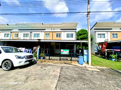 Townhouses for sale Nakhon Pathom : TOWN HOUSE 25 Sq.w. Sam Phran Nakhon Pathom for 1.9M
