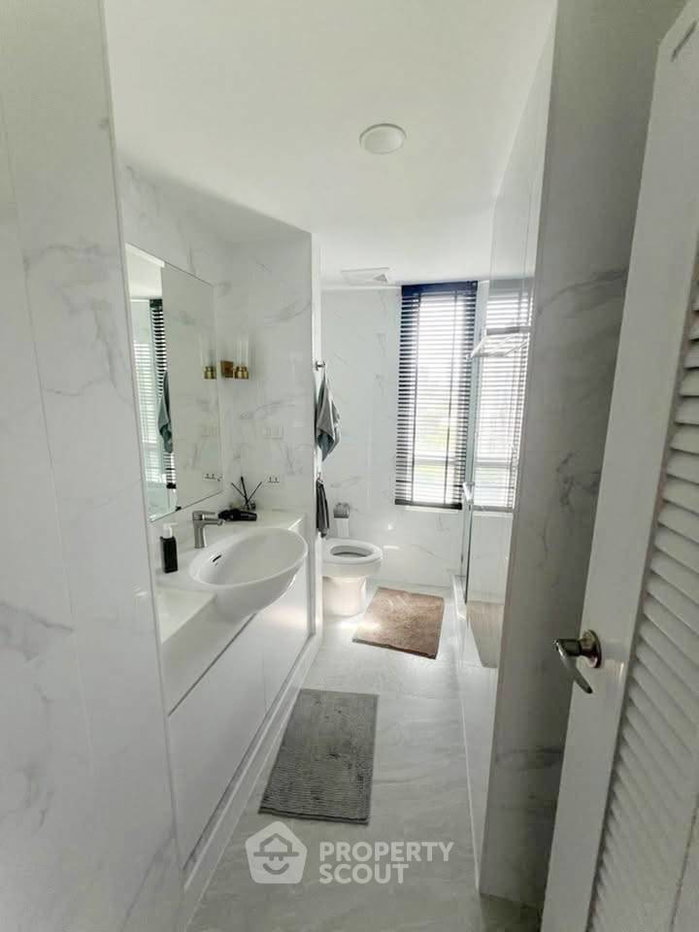 picture 2-BR Condo at Baan Siri Sathorn Condominium near MRT Khlong Toei (ID 3319769) - 6/10