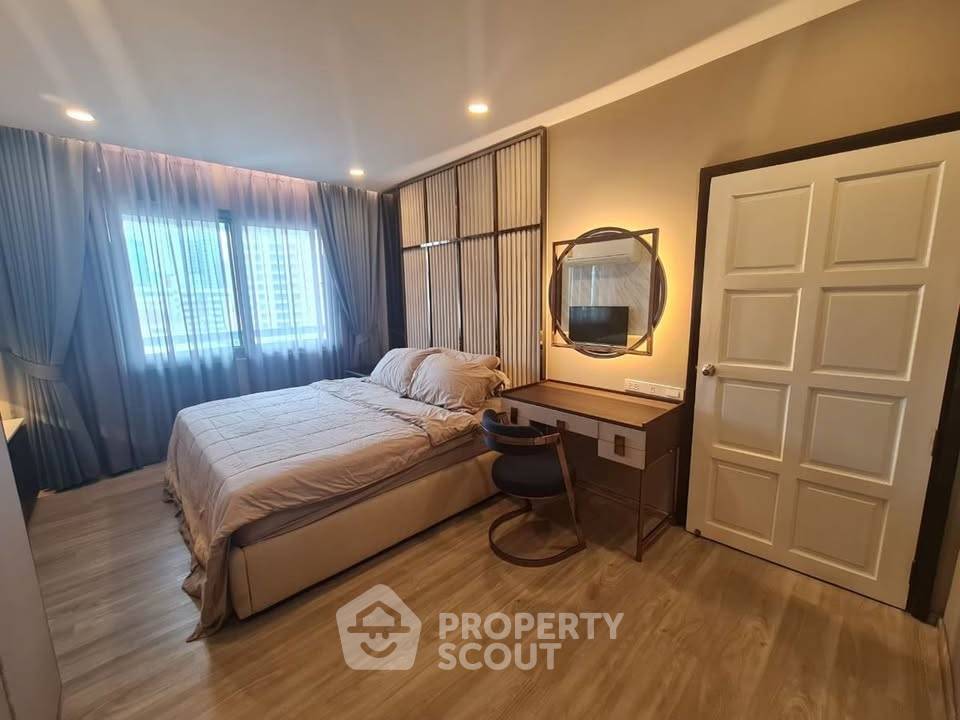 picture 3-BR Condo at Royal Castle Pattanakarn in Suan Luang (ID 3319722) - 19/20