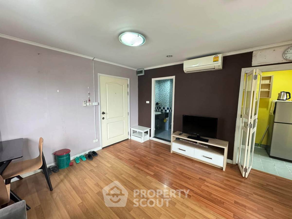 picture 1-BR Condo at Lumpini Place Narathiwas 24 in Chong Nonsi (ID 3318924) - 8/17