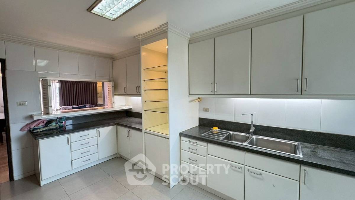 รูป คอนโด 3-ห้องนอน ที่ ริชมอนด์ พาเลส คอนโดมิเนียม ใกล้ BTS พร้อมพงษ์ (ID 3318994) - รูปที่ 8/31