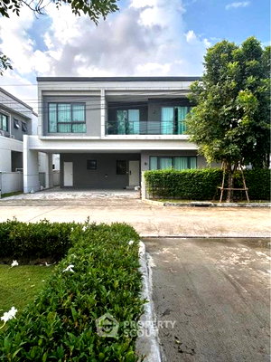 เช่าบ้านเดี่ยว สมุทรปราการ : บ้านเช่า 4 ห้องนอน ขนาด 300 ตร.ม. ในโครงการ Centro Bangna (ID 3317216)