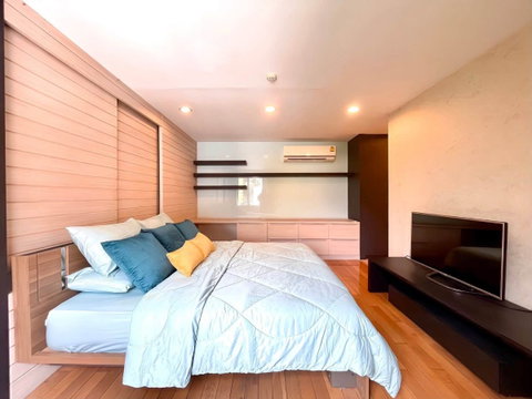คอนโดให้เช่า :The Rise Sukhumvit 39(BTS Phrom Phong ) MK-02 line @livingbkk