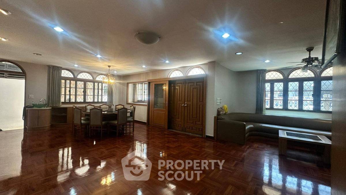 picture 5-BR 434 Sqm House Near BTS Phrom Phong For Rent (ID 3314588) - 3/17