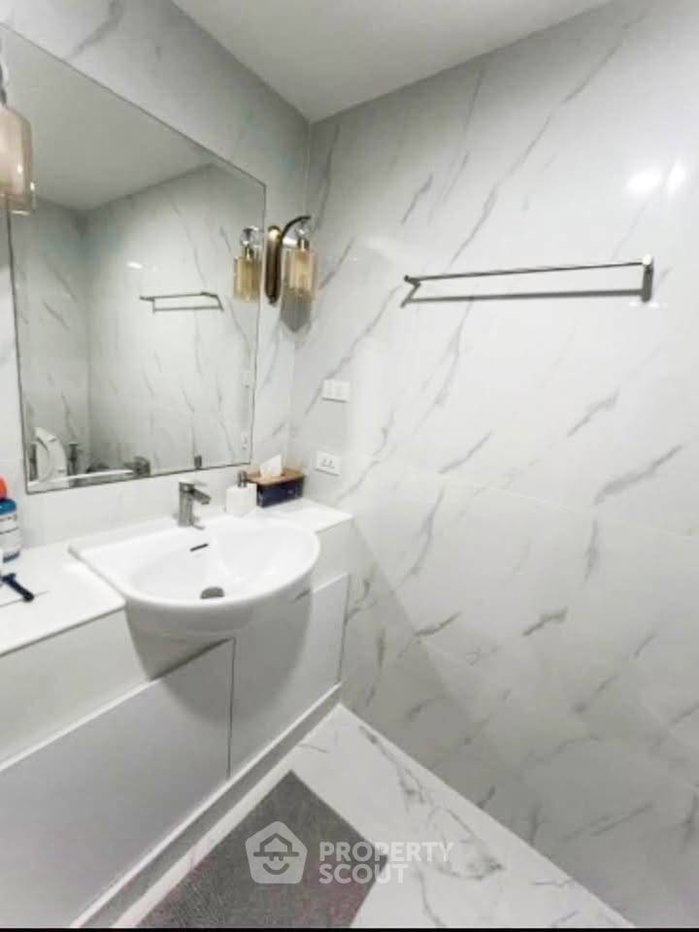 picture 2-BR Condo at Baan Siri Sathorn Condominium near MRT Khlong Toei (ID 3319769) - 10/10
