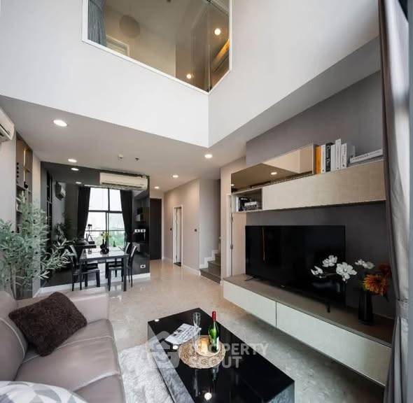 picture 200m To BTS Thong Lor | 2-BR The Crest Sukhumvit 34 (ID 3317604) - 2/5