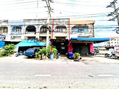 Shophouses for sale วิทยาลัยเทคนิคเพชรบุรี : SHOP HOUSE 16 Sq.w. Muang Phetchaburi Petchburi for 1.3M