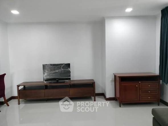 picture 2-BR Condo at Omni Tower near BTS Nana (ID 3318580) - 4/12
