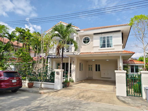 Pool Villa 2 ชั้นให้เช่า ทำเลหางดง ตรงข้ามกาดฝรั่ง | 4 ห้องนอน | สระน้ำเกลือพร้อมจากุซซี่ | 78,000 บาท/เดือน #AHD-V0099