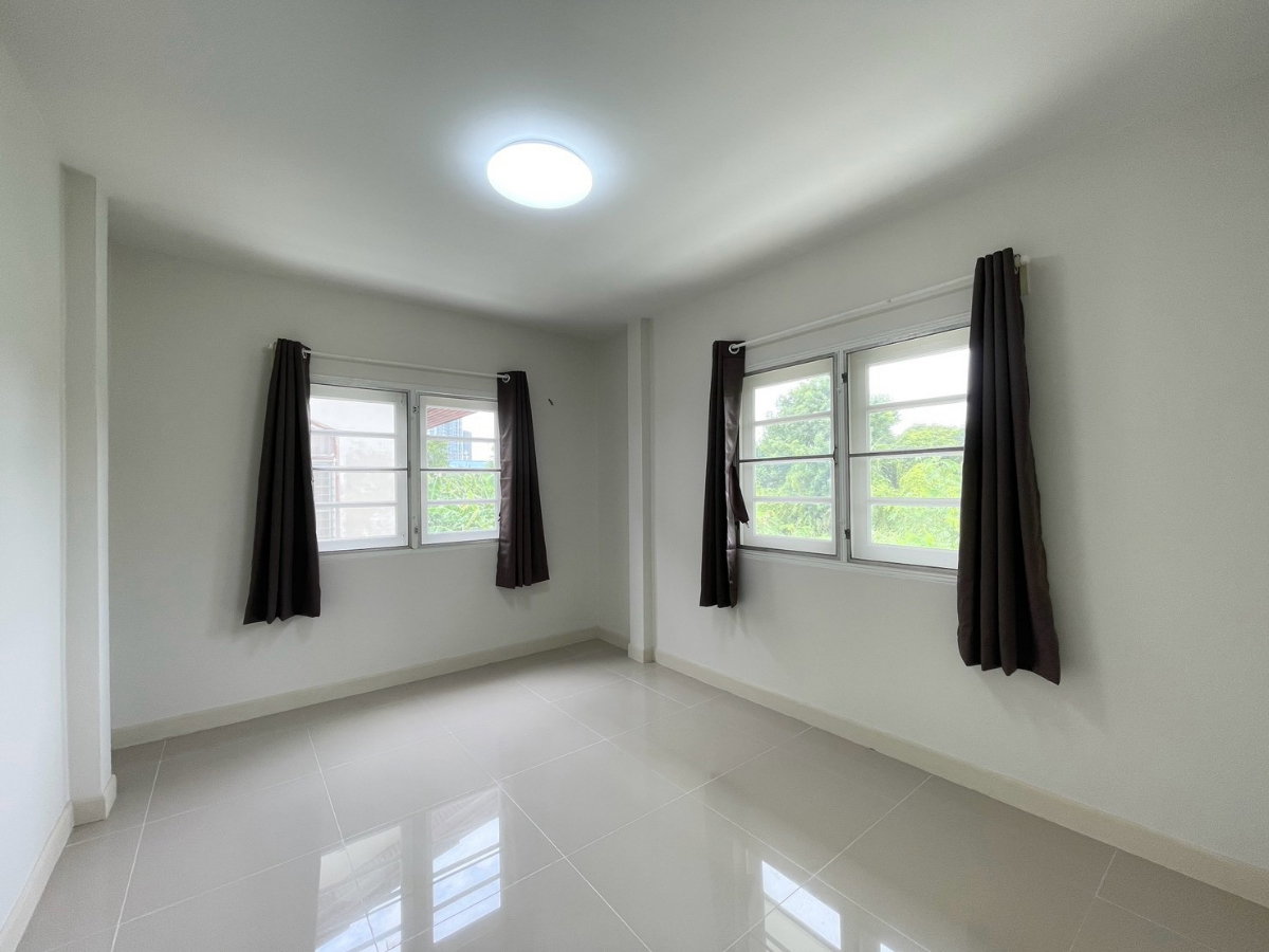 รูป ให้เช่า บ้านเดี่ยว หมู่บ้านอุทยานทอง แจ้งวัฒนะ–ปากเกร็ด 19 | 200 ตร.ม. | 4 ห้องนอน + ห้องอเนกประสงค์ | จดทะเบียนบริษัทได้ - รูปที่ 26/30