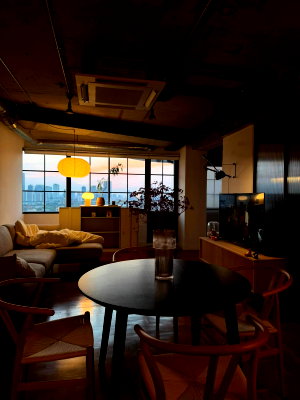 Condos for sale : 🔥 17th-Floor Corner Unit with Tenant! 2 Bedrooms | 82 SQ.M. |